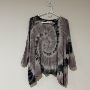River + Sky Spiral Tie-Dye Sweatshirt - Black and Cream M/L